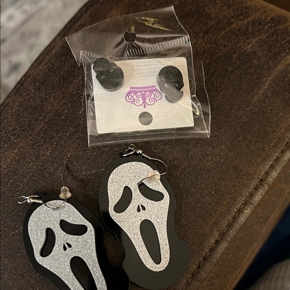 Handmade Ghostface and Skull Earrings NEW 🥰